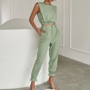 Solid cropped top and pants set